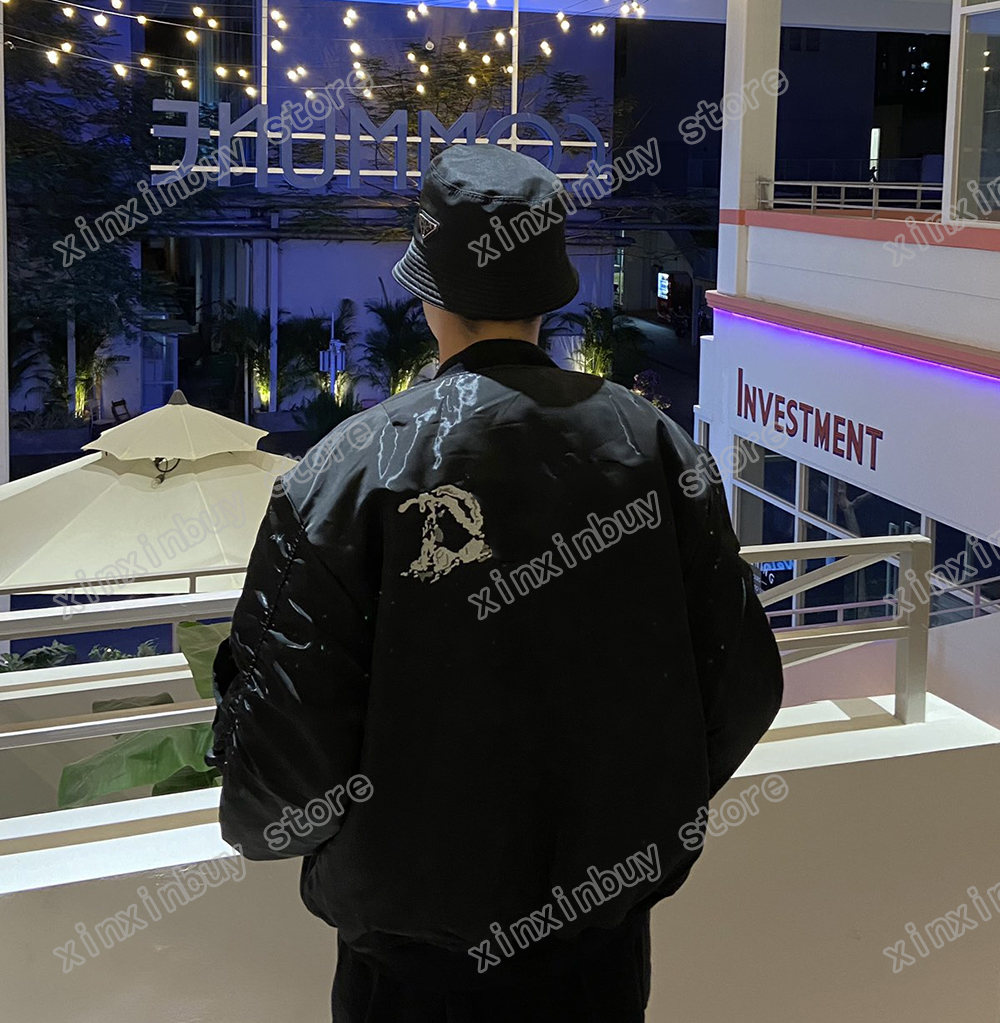 21ss mens designers Flight Jackets letter Jacquard Christian Graffiti Embroidery clothes streetwear Coats Outerwear Hooded men Clothing Cott, Black;brown
21ss mens designers Flight Jackets letter Jacquard Christian Graffiti Embroidery clothes streetwear Coats Outerwear Hooded men Clothing Cott, Black;brown