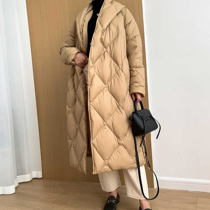 Janveny Ultra Light Women's Winter 90% White Duck Down Jacket Long Puffer Fluffy Coat Hooded Female Loose Feather Parkas 211013