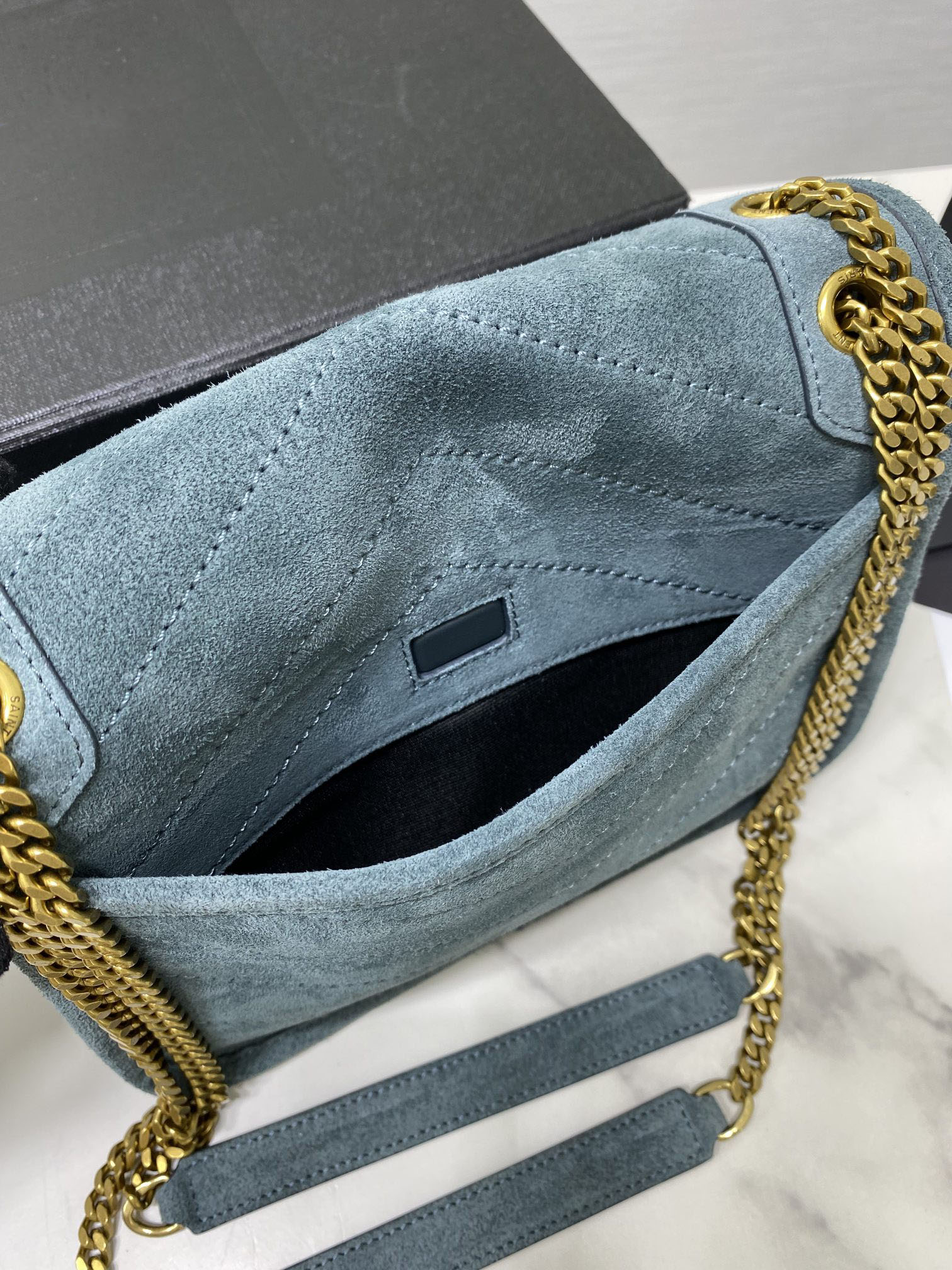 Nikin Ladies Flip Bag Suede Leather Lightweight Casual Fashion Cowhide Material Handbag 2021 New Mini Wallet gexiongbags, Box
Nikin Ladies Flip Bag Suede Leather Lightweight Casual Fashion Cowhide Material Handbag 2021 New Mini Wallet gexiongbags, Box