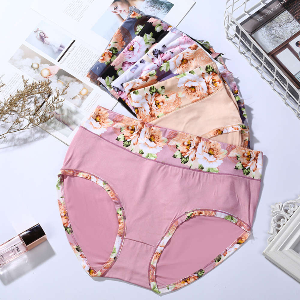 Autumn and winter new middle-aged elderly women's underwear mother broken cotton large comfortable loose medium high waist, Black;white
Autumn and winter new middle-aged elderly women's underwear mother broken cotton large comfortable loose medium high waist, Black;white