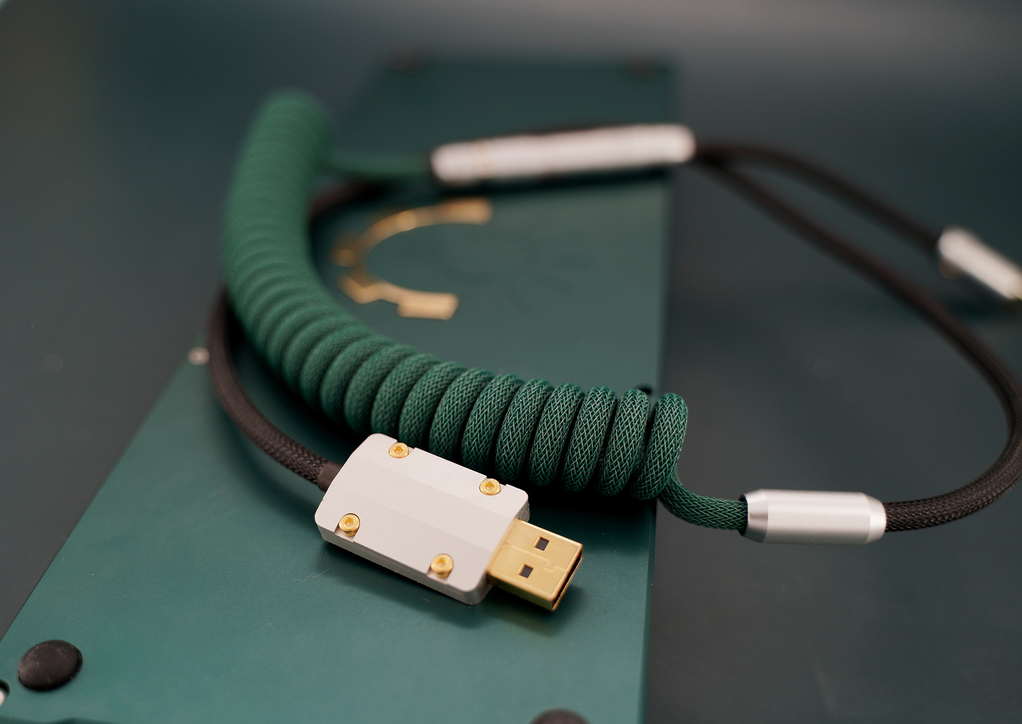 GeekCable Handmade Customized Mechanical Keyboard Data Cable For GMK Theme SP Keycap Line Sound Wave Colorway