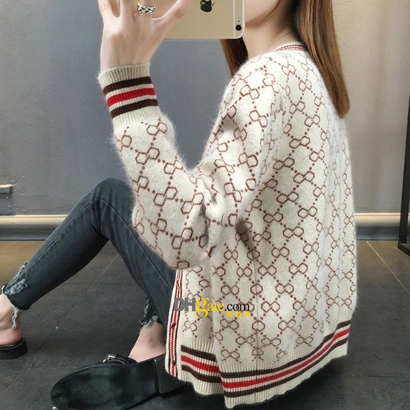 Designer Autumn womens V neck sweaters long sleeved cotton knit sweater women cardigan loose casual jacket coats ladys sleeve jumper, White;black
Designer Autumn womens V neck sweaters long sleeved cotton knit sweater women cardigan loose casual jacket coats ladys sleeve jumper, White;black
