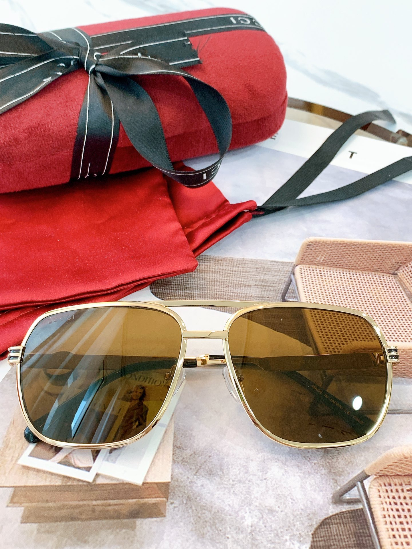 Top quality Metal frame all the men and women lovers sunglasses fashion antiglare sunshades pilot driver essential artifact
Top quality Metal frame all the men and women lovers sunglasses fashion antiglare sunshades pilot driver essential artifact