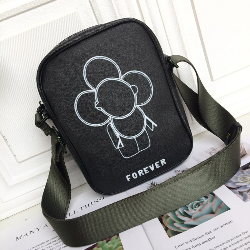 Small Classic shoulder bags for men crossbody chest desginers Bags ladies outdoor handbags bag for man size: 22 x 16 x 7cm, Black
Small Classic shoulder bags for men crossbody chest desginers Bags ladies outdoor handbags bag for man size: 22 x 16 x 7cm, Black