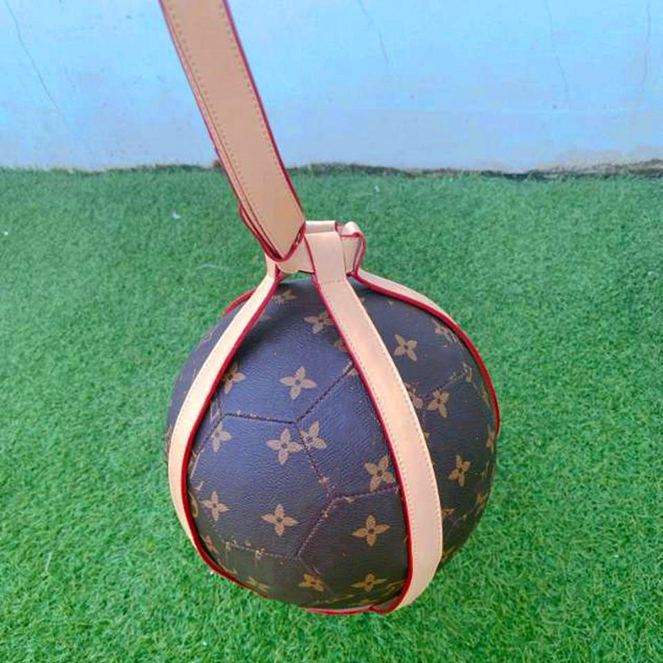IV Spalding Co signed Leather Soccer football ball net high quality son Final KYIV size 5 granules slip resistant PU Sewing Match Training outdoor 5th
IV Spalding Co signed Leather Soccer football ball net high quality son Final KYIV size 5 granules slip resistant PU Sewing Match Training outdoor 5th