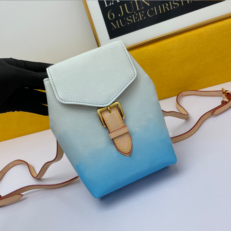 2021 Top quality Mini Backpack Women's Leather Designer bag Fashion women's handbag Classic compression crossbody bag, 13*19*8cm
2021 Top quality Mini Backpack Women's Leather Designer bag Fashion women's handbag Classic compression crossbody bag, 13*19*8cm