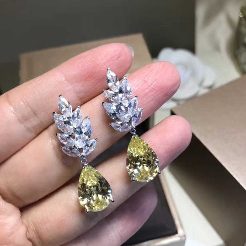 Korean Fashion Temperament Pear-shaped Long Earrings Female Leaves Drop-shaped Earrings Personalized Elegant Earrings Female Jewelry
Korean Fashion Temperament Pear-shaped Long Earrings Female Leaves Drop-shaped Earrings Personalized Elegant Earrings Female Jewelry