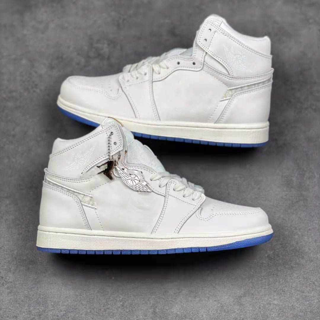 Special Edition 1 High Mens Shoes White Gold Basketball Shoe Men Women Fashion Sports Joint Designed Sneaker With Box, #2
Special Edition 1 High Mens Shoes White Gold Basketball Shoe Men Women Fashion Sports Joint Designed Sneaker With Box, #2