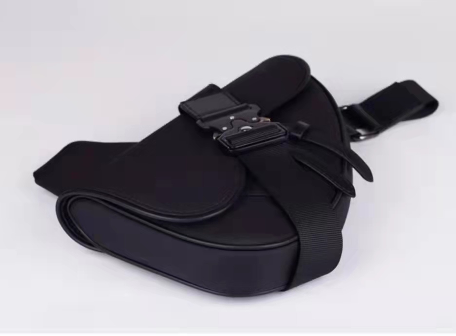 Luxury Shoulder Bags Satchel clutch bag for men Saddle Fashion messenger bag designer chest bag Magnetic buckle high quality Waterproof Oxford cloth Handbags HBP, Additional shipping (not sold separately
Luxury Shoulder Bags Satchel clutch bag for men Saddle Fashion messenger bag designer chest bag Magnetic buckle high quality Waterproof Oxford cloth Handbags HBP, Additional shipping (not sold separately