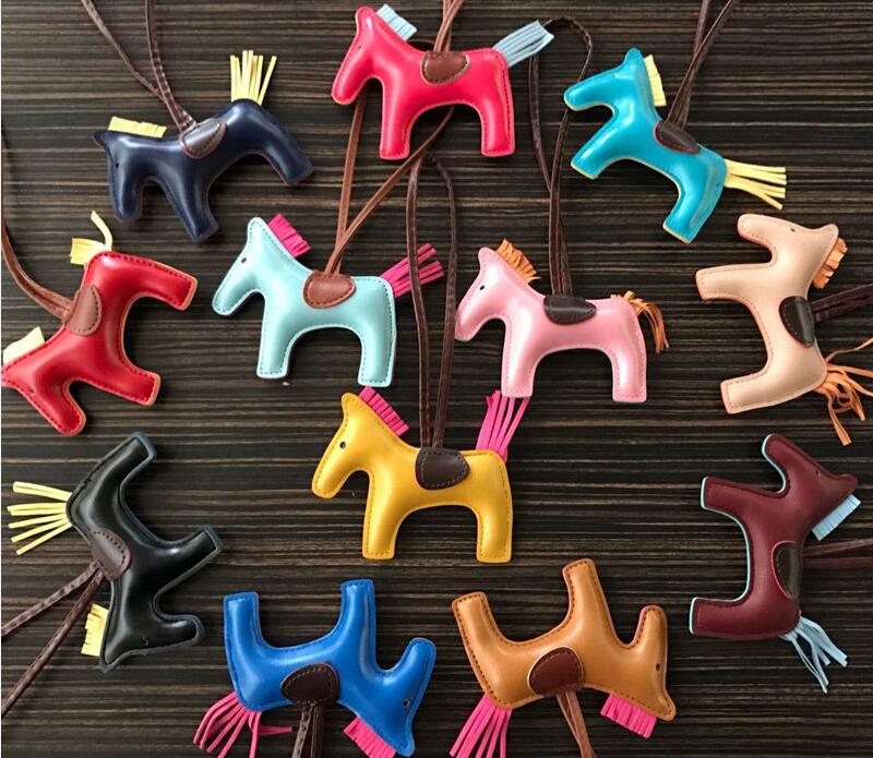 Fashion Cute Women's Bag&Car Pendant High-end Handmade PU Handbag Key Chains Tassel Rodeo Horse Bag Charm
Fashion Cute Women's Bag&Car Pendant High-end Handmade PU Handbag Key Chains Tassel Rodeo Horse Bag Charm