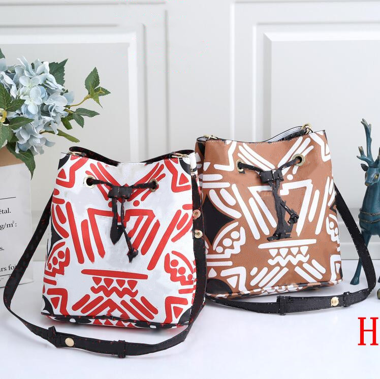 Women Handbags Top Quality Drawstring Bags Large Capacity Bucket Bag Fashion Print Flap Design Crossbody Shoulder Bag Purse, Red
Women Handbags Top Quality Drawstring Bags Large Capacity Bucket Bag Fashion Print Flap Design Crossbody Shoulder Bag Purse, Red