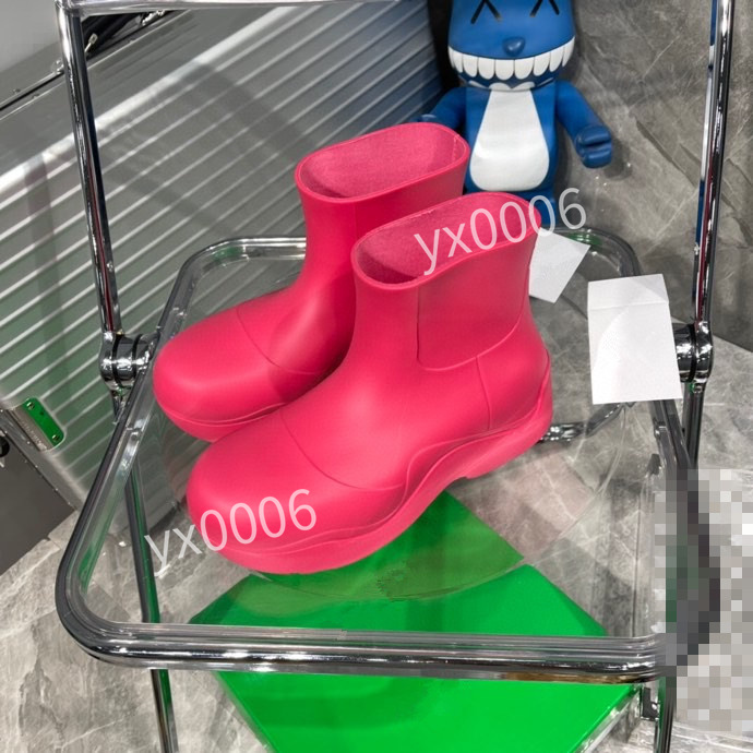 Autumn Winter Womens Designer Boots For 35-40 Women's Slip-On Round Toe Ankle Boats Woman And Men Buckle Motorcycle Luxurious Ladies Brand yx211016, 05
Autumn Winter Womens Designer Boots For 35-40 Women's Slip-On Round Toe Ankle Boats Woman And Men Buckle Motorcycle Luxurious Ladies Brand yx211016, 05