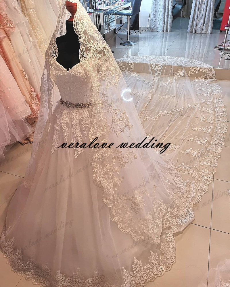 Robes de mariée A Line Wedding Dress Wth Veil without comb,Appliques Lace Bridal Gowns Sweep Train Bride Dresses for Women