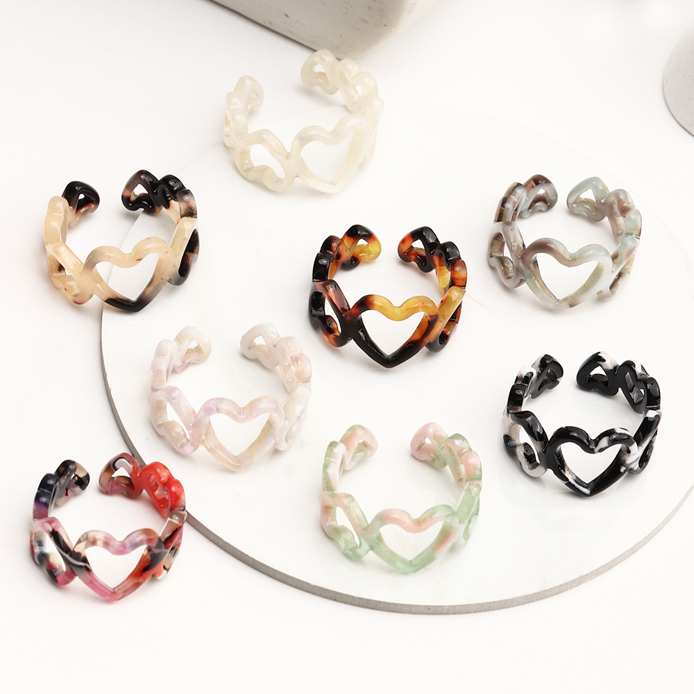 Women Trendy Colourful Leopard Print Transparent Resin Acrylic Ring For Women Korean Creative Heart Rings Jewelry
Women Trendy Colourful Leopard Print Transparent Resin Acrylic Ring For Women Korean Creative Heart Rings Jewelry