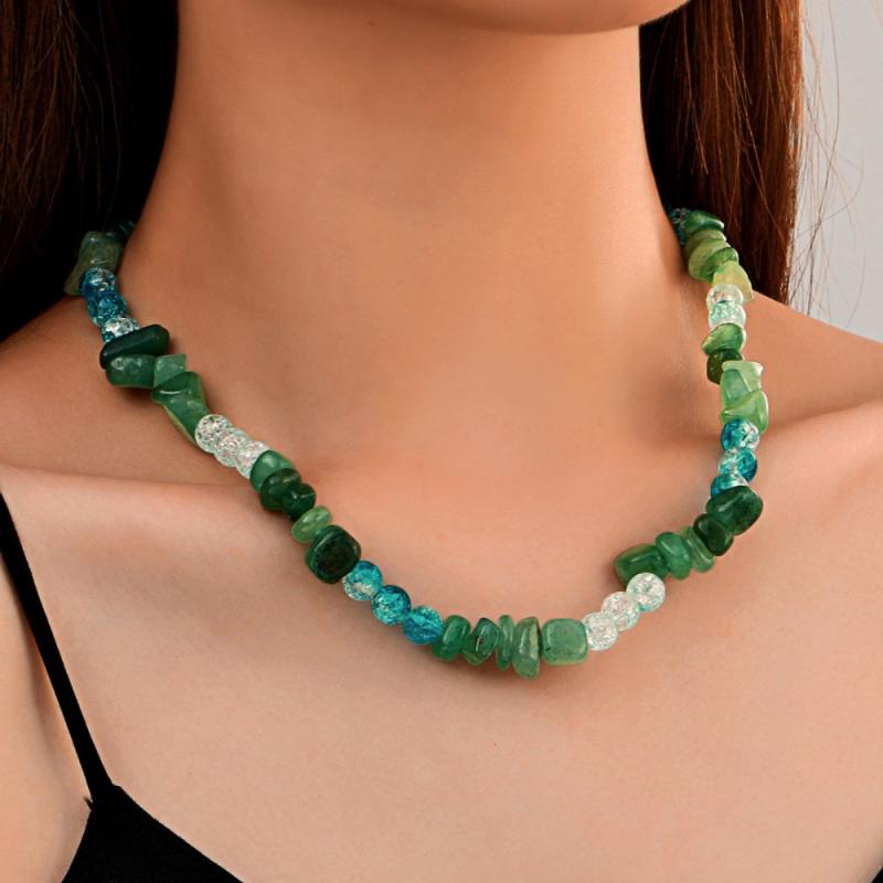 Chokers Bohemian Green Stone Beads Short Necklace For Women Summer Irregular Crystal Clavicle Bijoux Femme Jewelry 2021
Chokers Bohemian Green Stone Beads Short Necklace For Women Summer Irregular Crystal Clavicle Bijoux Femme Jewelry 2021