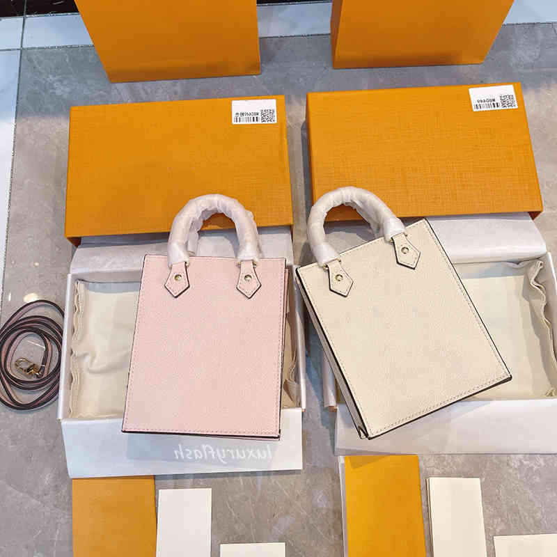 Latest Gradient Embossing Pattern Tote Bag Women Designers Handbags PETIT SAC PLAT Shoulder Crossbody Bags High Quality Leather, Box (not sold separately)
Latest Gradient Embossing Pattern Tote Bag Women Designers Handbags PETIT SAC PLAT Shoulder Crossbody Bags High Quality Leather, Box (not sold separately)