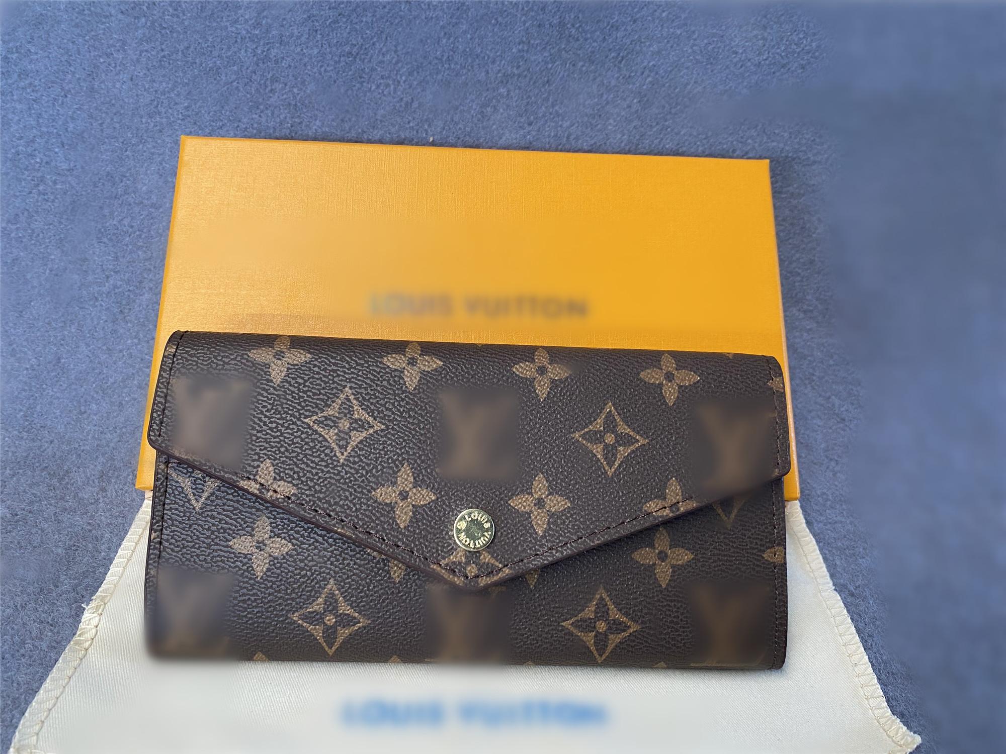 Designer MULTI POCHETTE ACCESSOIRES wallet Luxury Women Evening Coin Purse Clutch Wallets With Box Dust Bag LVLOUISVITTON VUTTON, Red;black
Designer MULTI POCHETTE ACCESSOIRES wallet Luxury Women Evening Coin Purse Clutch Wallets With Box Dust Bag LVLOUISVITTON VUTTON, Red;black