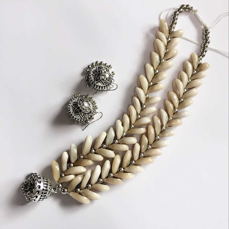 Dongmu jewellery Bohemian style fashion original handmade beach shell lady necklace alloy pendant exquisite jewelry
Dongmu jewellery Bohemian style fashion original handmade beach shell lady necklace alloy pendant exquisite jewelry