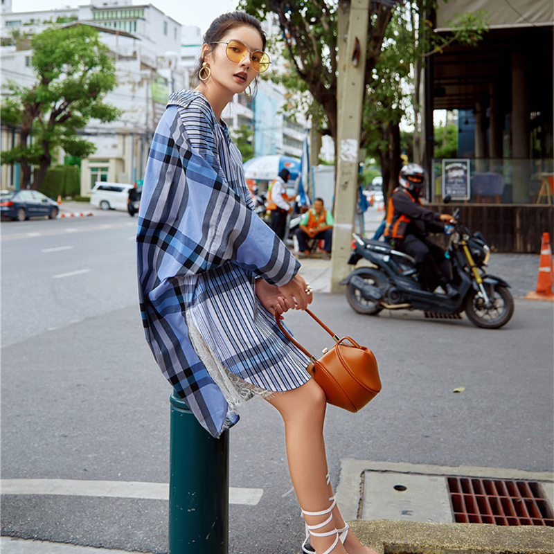 LANMREM New autumn Stitching Lace Stripes Lapel Long Sleeve Plaid Large Size Shirt Women Blouse Fashion Tide TC003 210225