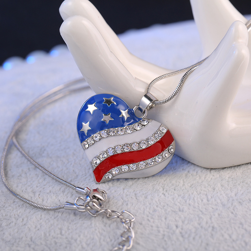 Fashion 4th of July Patriotic USA American Flag Heart Pendant Necklace 5-Pointed Star US Flag Necklaces with Austrian Crystal for Men Women Wholesale 