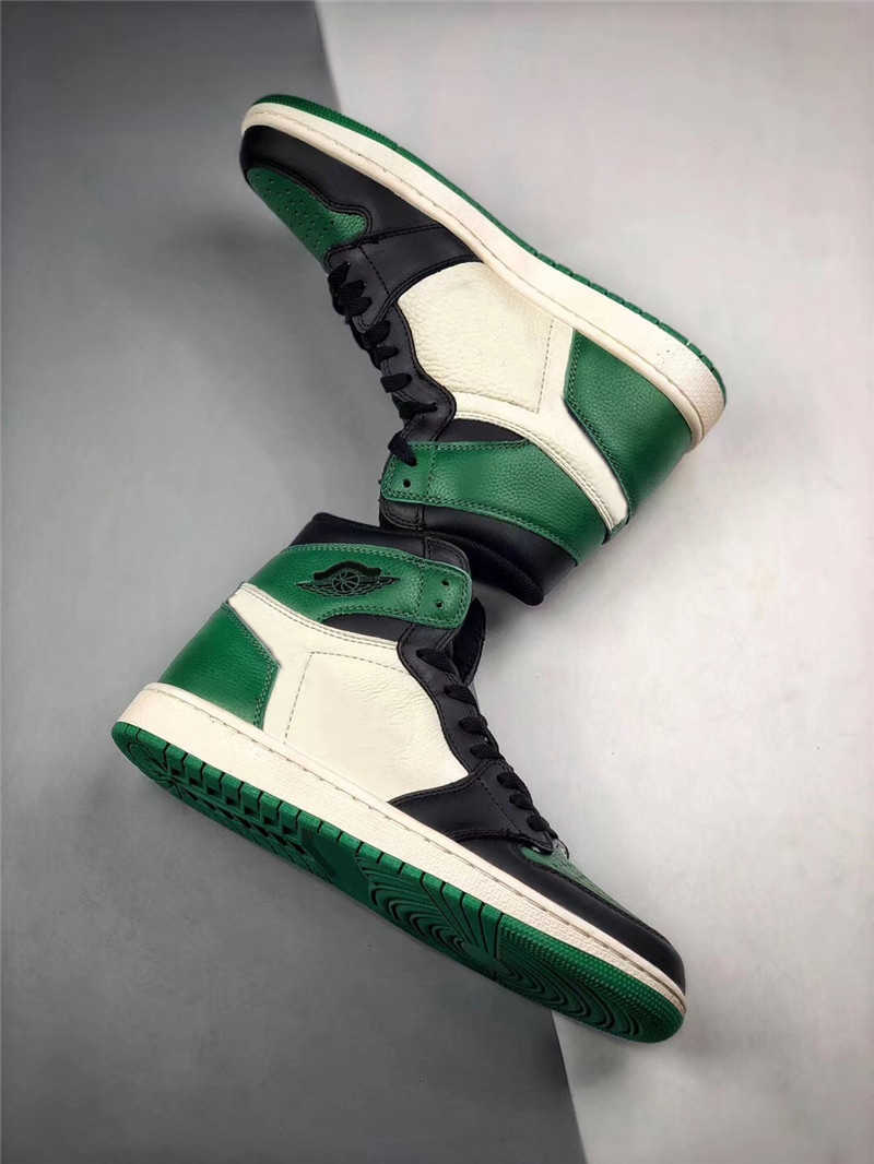 TOP Authentic 1 Pine Green Court Purple Man Woman Athletic Shoes Black 575441-501 575441-302 Sports Retro Sneakers With box
TOP Authentic 1 Pine Green Court Purple Man Woman Athletic Shoes Black 575441-501 575441-302 Sports Retro Sneakers With box