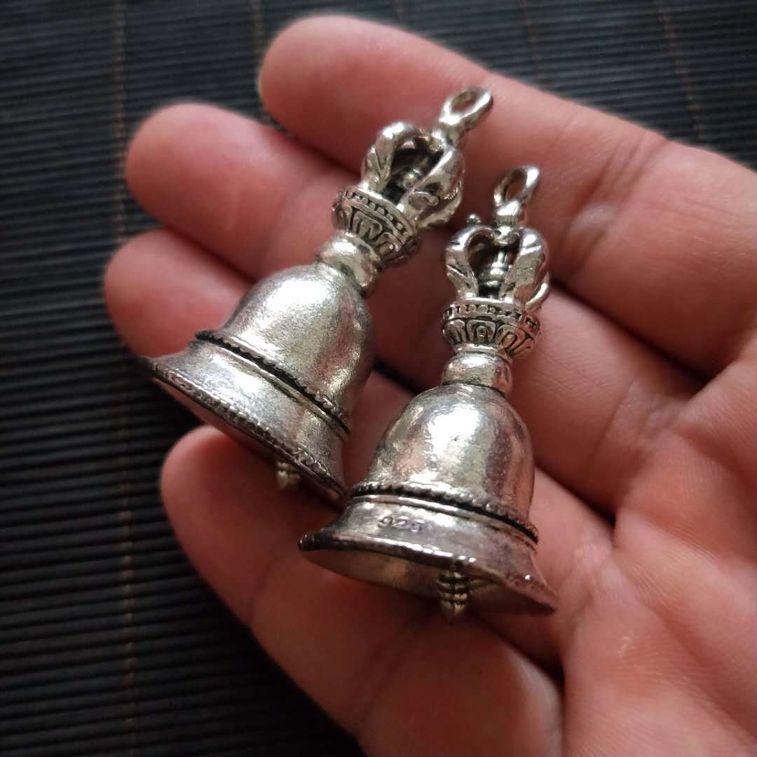 Wholesale Tibetan Silver Bell Dog Bell Copper Tiger Head Bell Ancient Style Copper Retro Copper
Wholesale Tibetan Silver Bell Dog Bell Copper Tiger Head Bell Ancient Style Copper Retro Copper