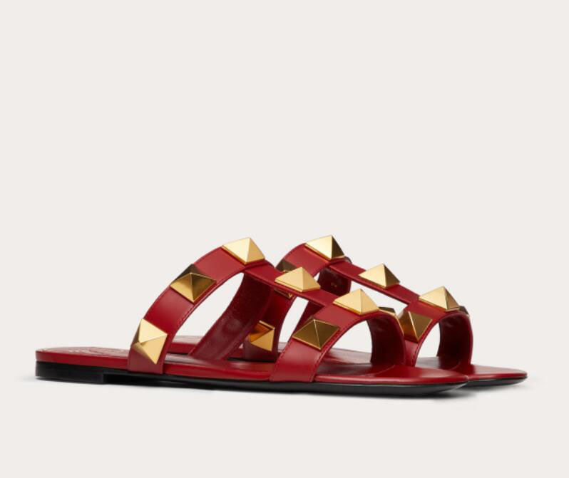 Summer Sandals flip-flops RockStud Sandalia Roman Stud calfskin ankle strap flat shoes oversized rivets temperament Fashion Party Wedding EU35-43
Summer Sandals flip-flops RockStud Sandalia Roman Stud calfskin ankle strap flat shoes oversized rivets temperament Fashion Party Wedding EU35-43