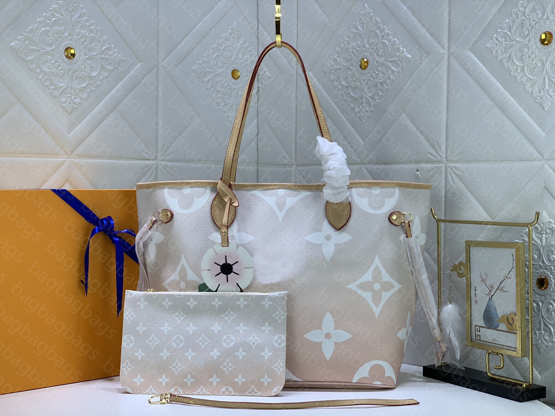 Designer bag high quality ladies fashion large capacity gradient color handbag letter classic retro wild style pillow leisure, Gradient pink
Designer bag high quality ladies fashion large capacity gradient color handbag letter classic retro wild style pillow leisure, Gradient pink