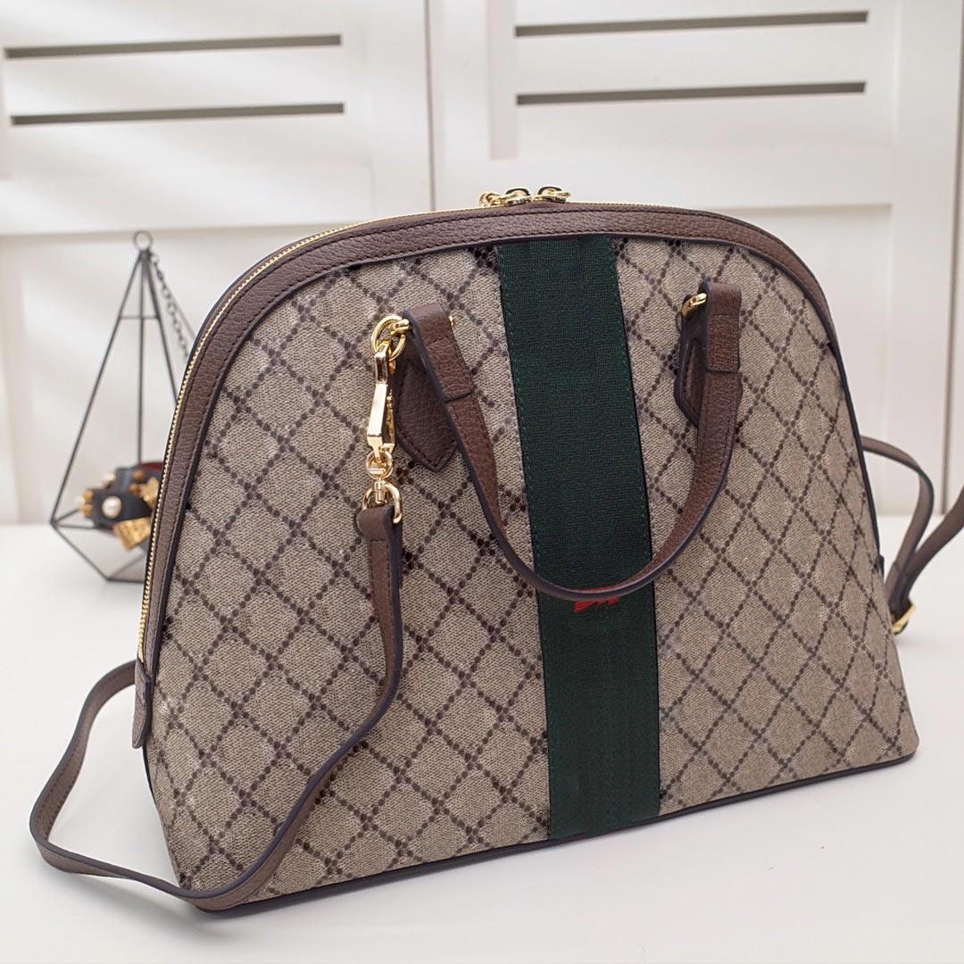 2021 Designer totes Shoulder Bags women's luxury classic letter printed shopping bag fashion high quality handbag
2021 Designer totes Shoulder Bags women's luxury classic letter printed shopping bag fashion high quality handbag