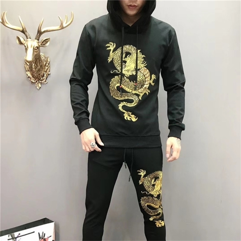 Luxury Hooded 2 Piece Set Sweatshirt And Pants Suits Sets Jogging Homme Black Men's Set Casual Embroidery Dragon Mens Tracksuit 201128, Z18 black
Luxury Hooded 2 Piece Set Sweatshirt And Pants Suits Sets Jogging Homme Black Men's Set Casual Embroidery Dragon Mens Tracksuit 201128, Z18 black
