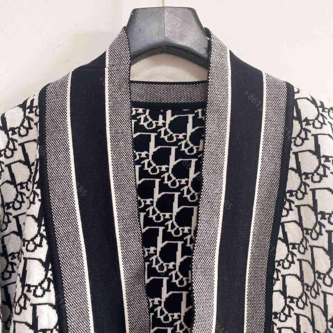 Fashion--2021ss designer clothes women brand wool knit nightgown pajama coat logo letter jacquard long coat sexy baobe high quality free b
Fashion--2021ss designer clothes women brand wool knit nightgown pajama coat logo letter jacquard long coat sexy baobe high quality free b