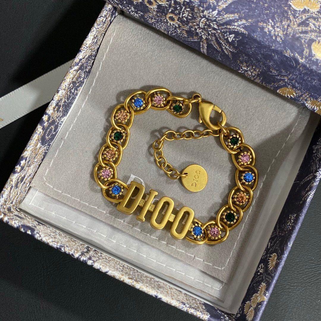 D Dijia high edition word ancient wheat ear letter Bracelet women's small fragrance flash diamond versatile high-grade jewelry
D Dijia high edition word ancient wheat ear letter Bracelet women's small fragrance flash diamond versatile high-grade jewelry