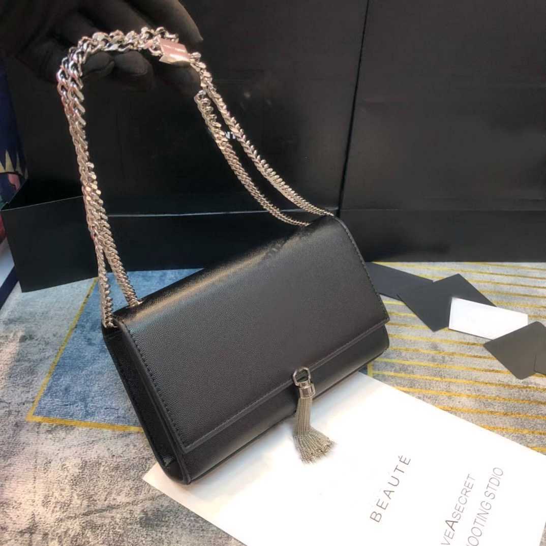 handbagxxx designer handbags Genuine leather Tassel bags chain purse fashion clutch Envelope lady shoulder bag cowhide luxury handbag purses, Golden chain
handbagxxx designer handbags Genuine leather Tassel bags chain purse fashion clutch Envelope lady shoulder bag cowhide luxury handbag purses, Golden chain