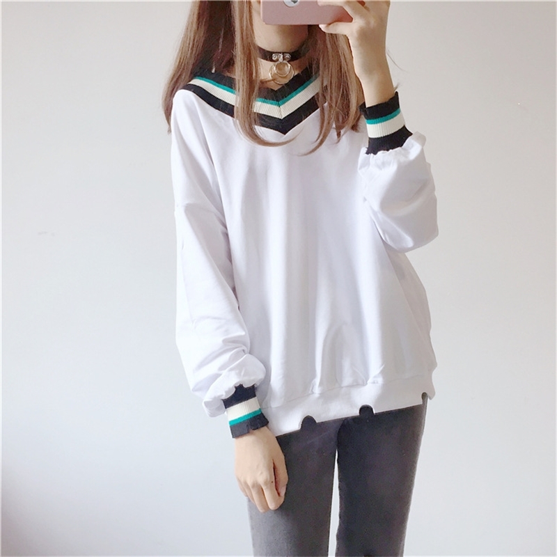 Korean loose large V-neck top fashion long sleeve 2021 new spring thin women's sweater, White
Korean loose large V-neck top fashion long sleeve 2021 new spring thin women's sweater, White