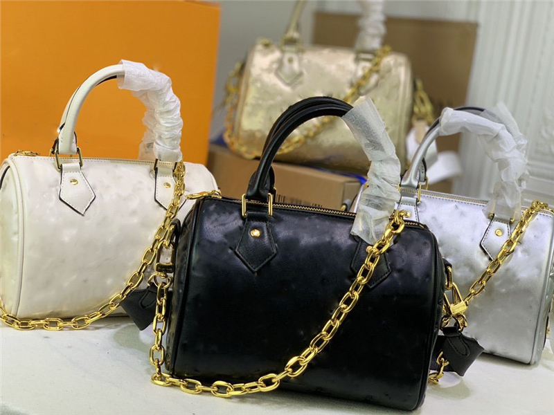 Designer Luxury Speedy Bandouliere 22 M58631 Black Gold Chain Handle Crossbody Womens Handbag Empreinte Leather Size: 22.0 x 13.0 x 17.0cm, Don't pay it
Designer Luxury Speedy Bandouliere 22 M58631 Black Gold Chain Handle Crossbody Womens Handbag Empreinte Leather Size: 22.0 x 13.0 x 17.0cm, Don't pay it
