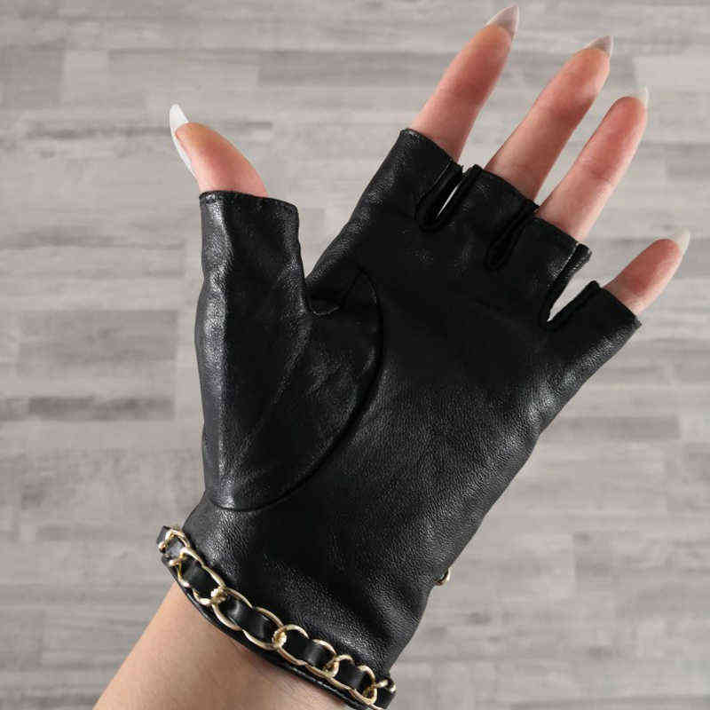 2Pc's Genuine Leather Half Gloves with Metal Chain Skull Punk Motorcycle Biker Fingerless Glove Cool Touch Screen 211214