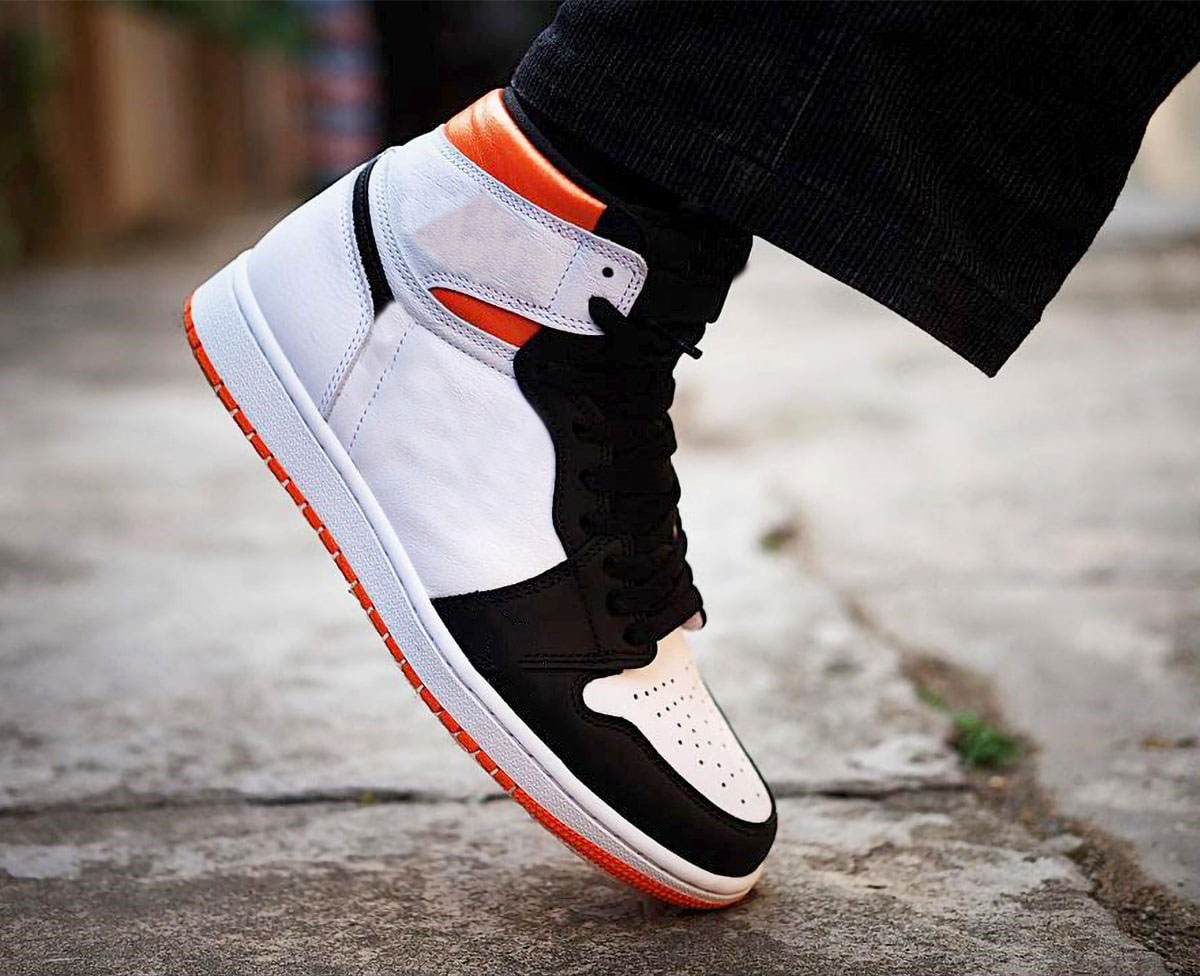 1 High OG Electro Orange Mens Basketball Shoes Womens Jumpmen 1s Sports Sneakers White Oranges Black Trainers Size EU36-46, Other
1 High OG Electro Orange Mens Basketball Shoes Womens Jumpmen 1s Sports Sneakers White Oranges Black Trainers Size EU36-46, Other