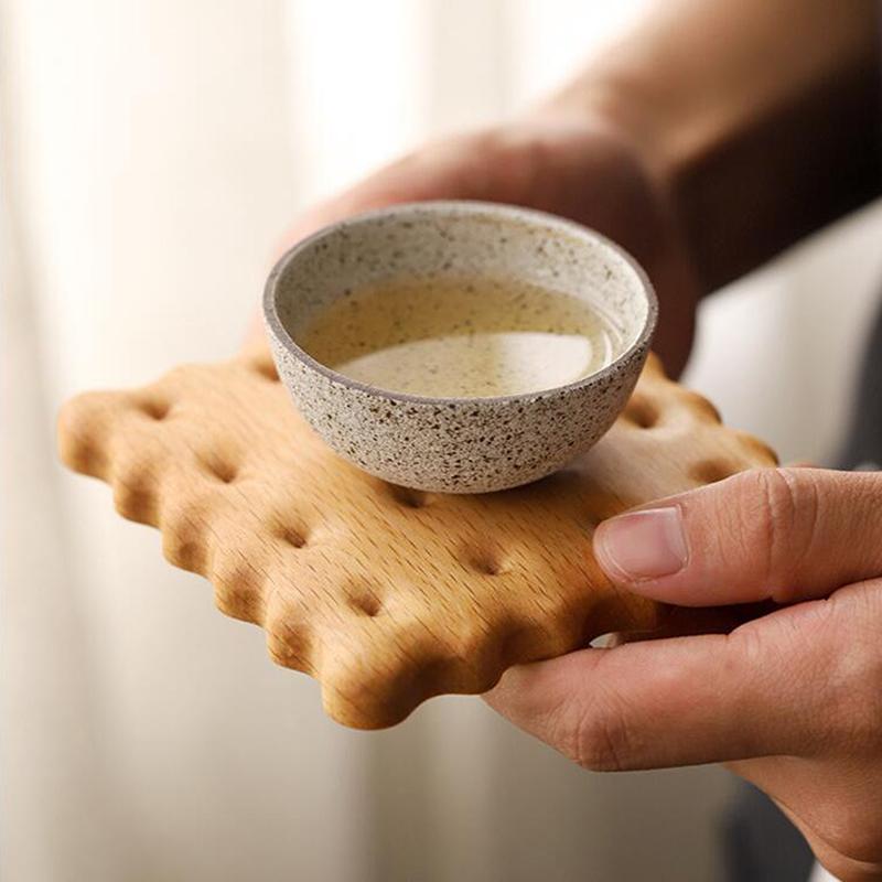 New Biscuit Shape Table Pad Wooden Insulation Placemat Cup Bowl Mat Home Decor Durable Cookies Pattern Kitchen Tool
New Biscuit Shape Table Pad Wooden Insulation Placemat Cup Bowl Mat Home Decor Durable Cookies Pattern Kitchen Tool