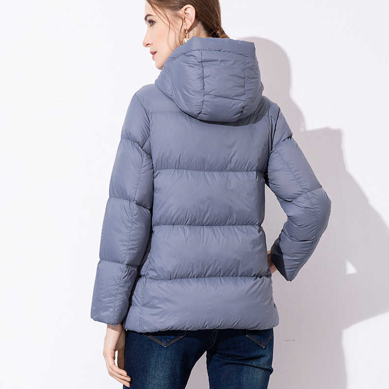 Winter Woman Ultralight Down Jacket Hooded Thick Warm Coat Female Duck Down Parka For Women Portable Outerwear Overcoat 210819