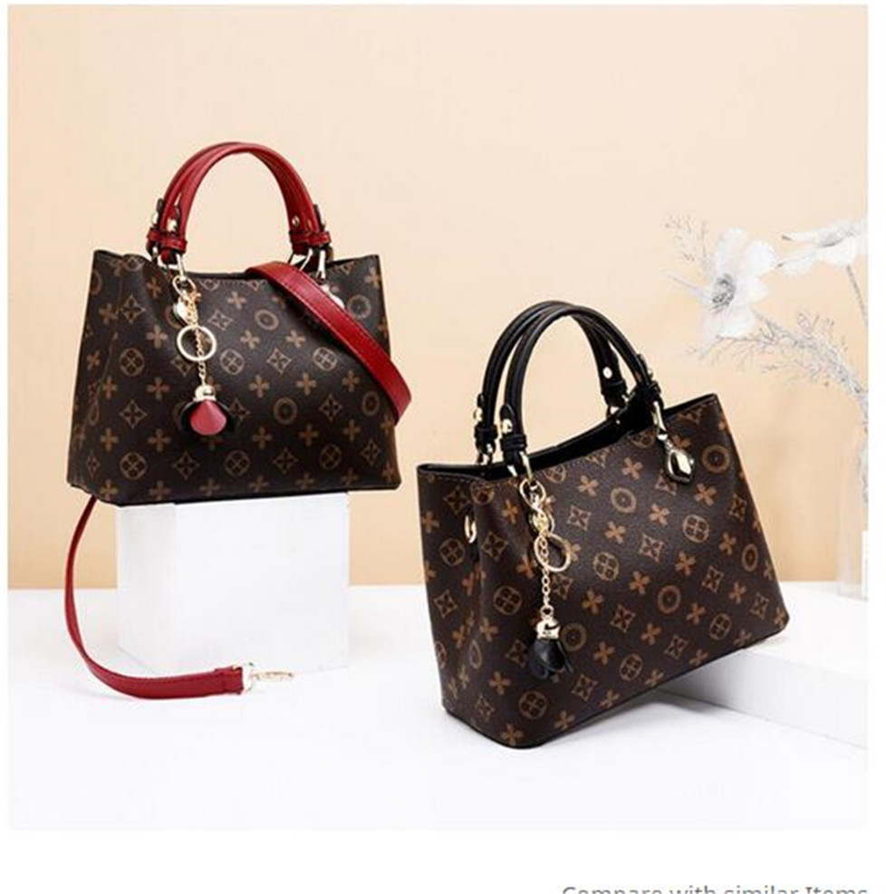 2021 luxurys designers bags handbag 2021 light luxury trend retro women's tote simple leather large capacity fashion temperament portable 03
2021 luxurys designers bags handbag 2021 light luxury trend retro women's tote simple leather large capacity fashion temperament portable 03