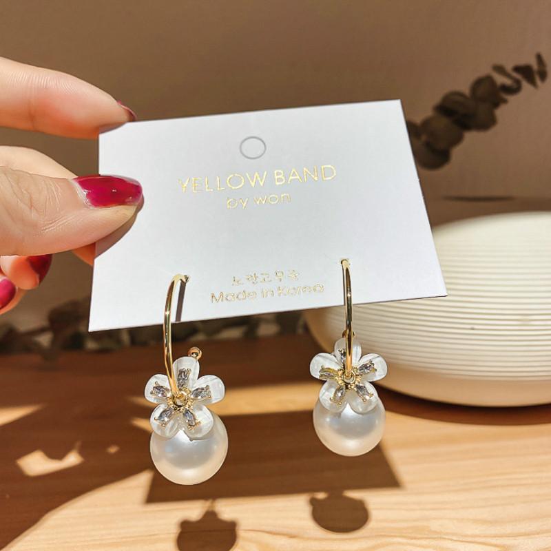 Dangle & Chandelier 2021 Arrival Classic Round Women Earrings Pearl Earring Korean Flower Fashion Trendelegant Jewelry, Silver
Dangle & Chandelier 2021 Arrival Classic Round Women Earrings Pearl Earring Korean Flower Fashion Trendelegant Jewelry, Silver