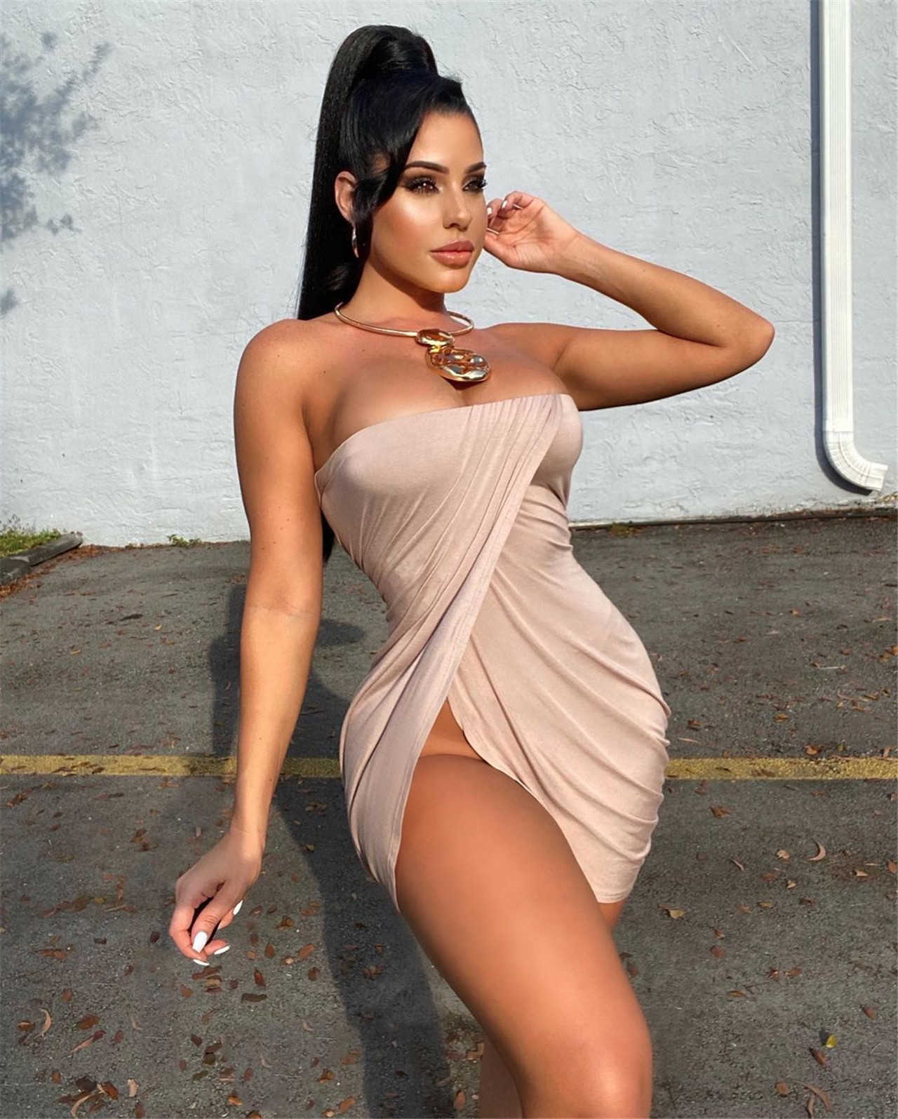 Women Strapless Sleeveless Pleated Solid Color Sexy Bodycon Mini Dress 210702
