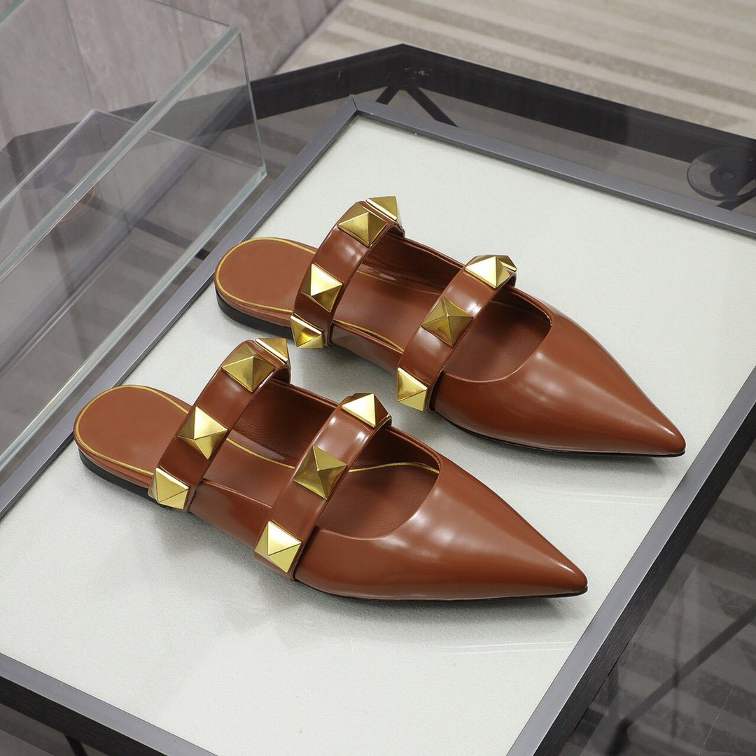 2021 high quality Fashion female designer pointed high heels lace-up rivet dress shoes dress sandals casual flat slippers Vt23, Black
2021 high quality Fashion female designer pointed high heels lace-up rivet dress shoes dress sandals casual flat slippers Vt23, Black