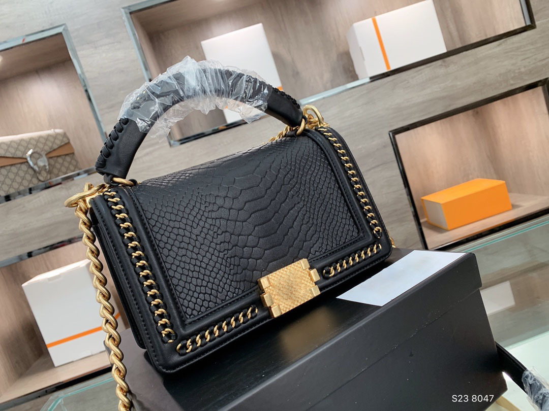 The tasteful style of leather For mobile phones and headphones and other small fashion bags 25 15cm, Black
The tasteful style of leather For mobile phones and headphones and other small fashion bags 25 15cm, Black
