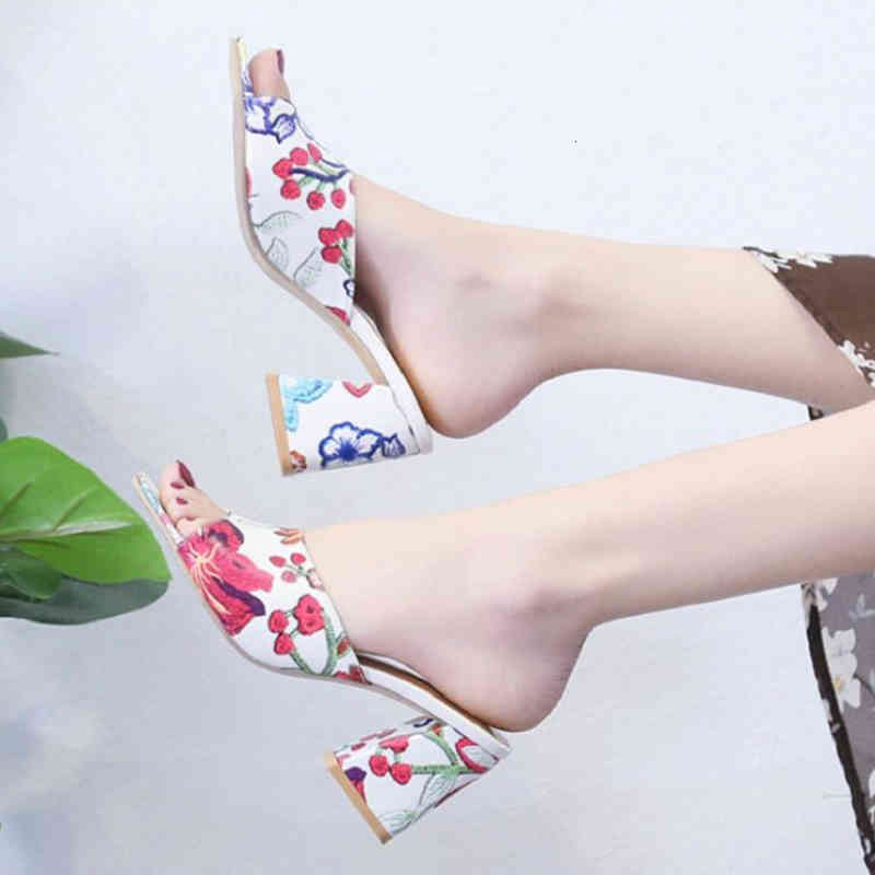 Sandals verão nova moda feminina salto alto sandálias de impressão do plutônio confortável versátil quente quadrado sapatos femininos 7M31, 1# shoe box
Sandals verão nova moda feminina salto alto sandálias de impressão do plutônio confortável versátil quente quadrado sapatos femininos 7M31, 1# shoe box