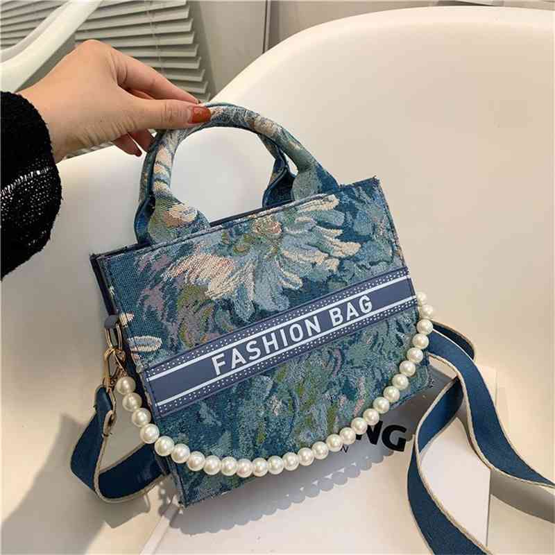 2021 new hand printed large capacity Princess Diana fashion one shoulder bag trend, Blue
2021 new hand printed large capacity Princess Diana fashion one shoulder bag trend, Blue