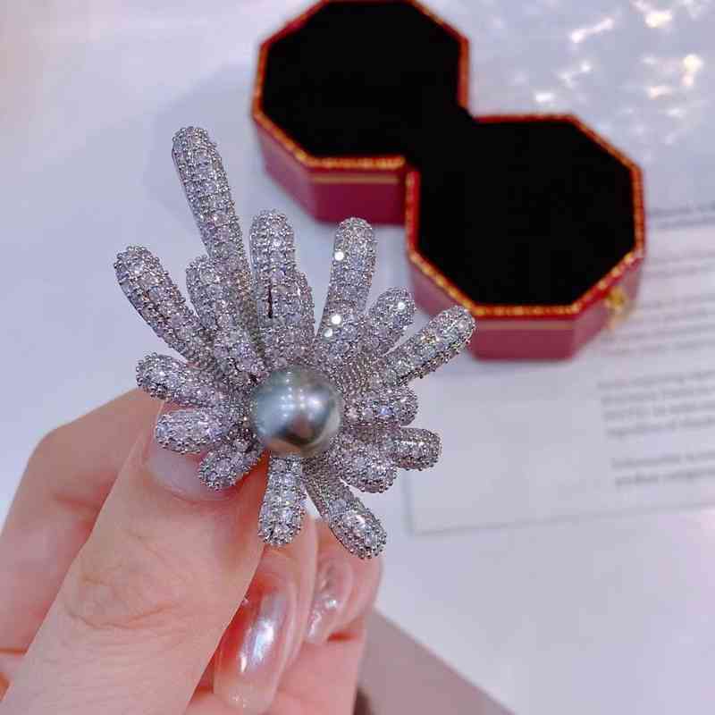 Fireworks Stars Gorgeous Brooch High-grade Temperament Versatile Suit Coat Fashion Natural Pearl Pin