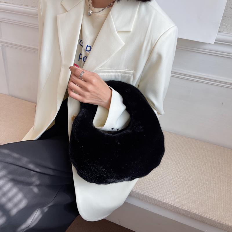 Evening Bags Fashion Luxury Faux Fur Half Moon Women's Handbags Designer Lady Hand Fluffy Soft Plush Warm Winter Clutch Shoulder