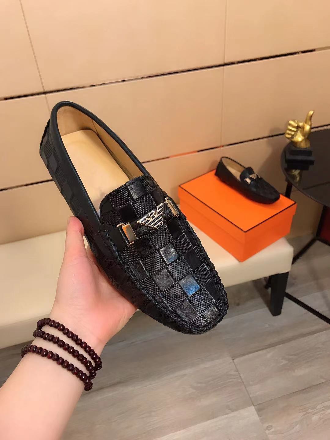 2021 Fashion high quality Designer shoes Soft Leather men leisure dress shoe for man party lazy falts Loafers, Black
2021 Fashion high quality Designer shoes Soft Leather men leisure dress shoe for man party lazy falts Loafers, Black