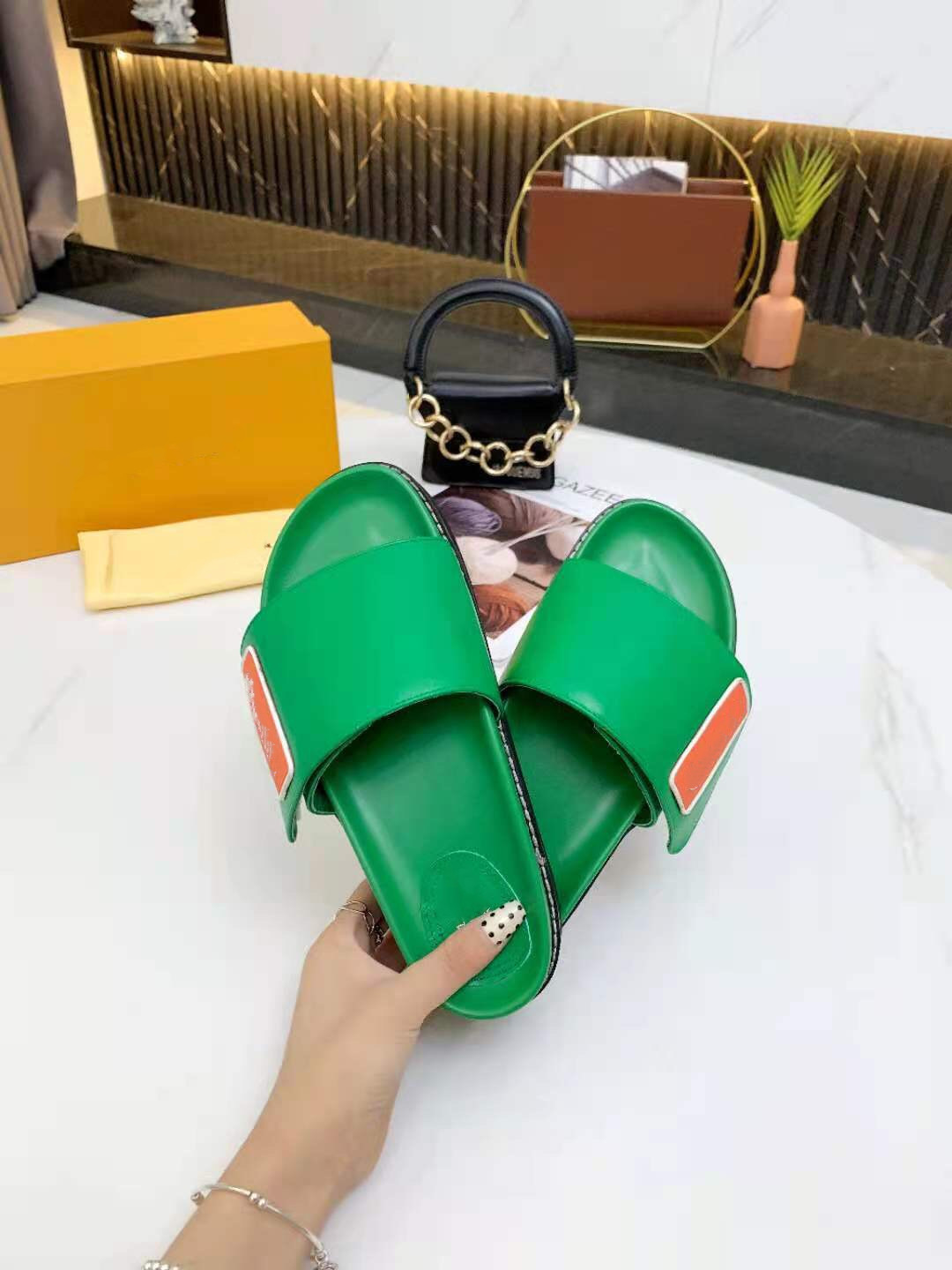 Leisure Slippers Sandali Outdoor sandals for women Flat Flop WITH ORIGINAL BOX Designer unisex beach flip flops slipper TOP QUALITY, Black
Leisure Slippers Sandali Outdoor sandals for women Flat Flop WITH ORIGINAL BOX Designer unisex beach flip flops slipper TOP QUALITY, Black